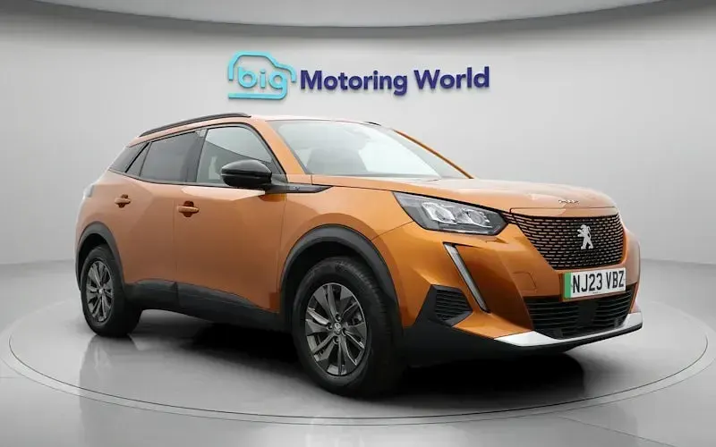 Used Peugeot e-2008 Active+ 100 kW (136 HP) 2023 SUV