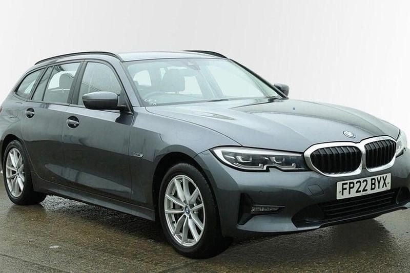 Used BMW 330e Comfort Edition 288 HP (211 kW) 2022