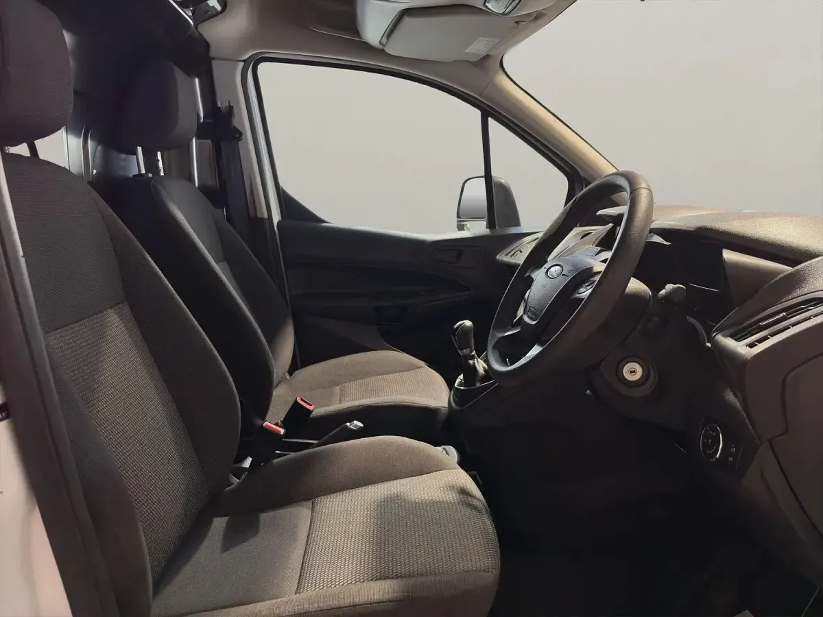 Used Ford Transit Connect 99 HP (72 kW) 2018 White MPV