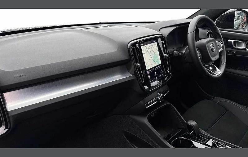 Used Volvo XC40 Plus 161 HP (118 kW) 2025 Black SUV