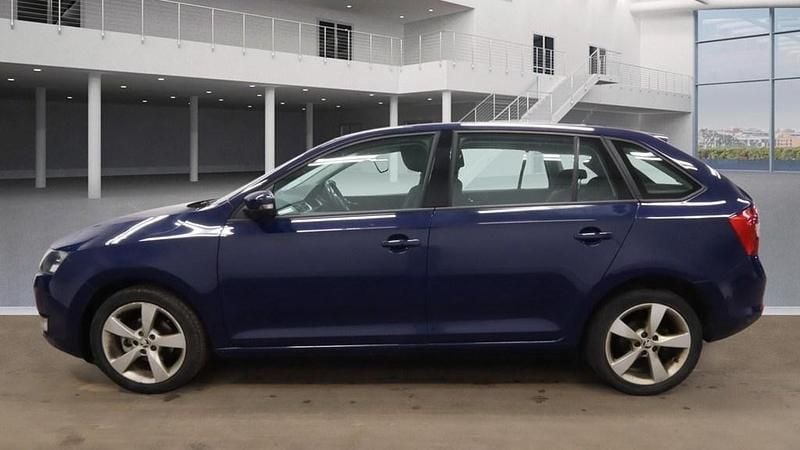 Used Skoda Rapid SE 90 HP (66 kW) 2016 Blue Hatchback