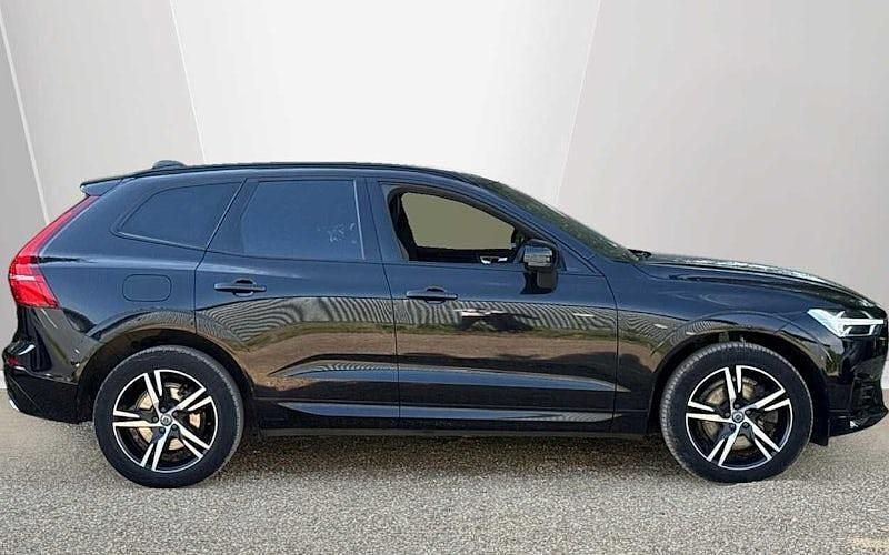 Used Volvo XC60 R-Design 250 HP (183 kW) 2021 SUV