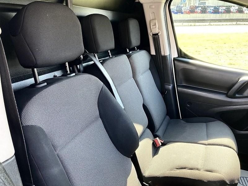 Used Citroën Berlingo 100 HP (73 kW) 2017 White MPV