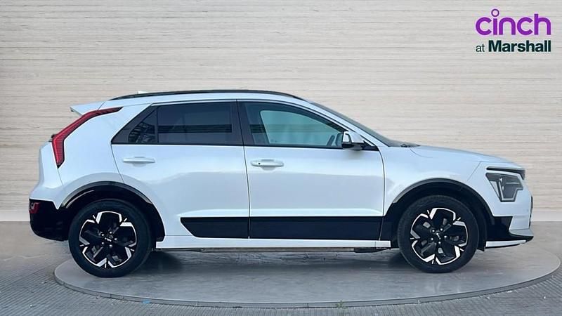 Used Kia e-Niro 150 kW (204 HP) 2022 White SUV