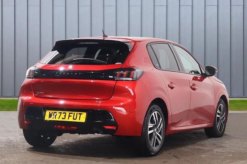 Used Peugeot 208 Allure+ 99 HP (72 kW) 2023 Red Hatchback