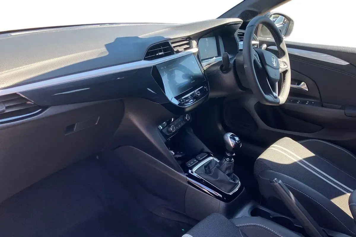 Used Vauxhall Corsa S 100 HP (73 kW) 2025 Crystal silver Hatchback
