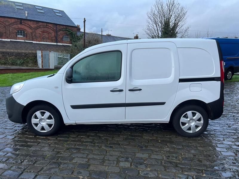 Used Nissan NV250 Acenta 80 HP (58 kW) 2021 White Van