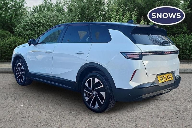 Used Vauxhall Grandland X Ultimate 134 HP (98 kW) 2025 White SUV