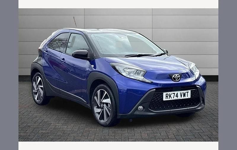 Used Toyota Aygo X 72 HP (52 kW) 2024 Blue SUV