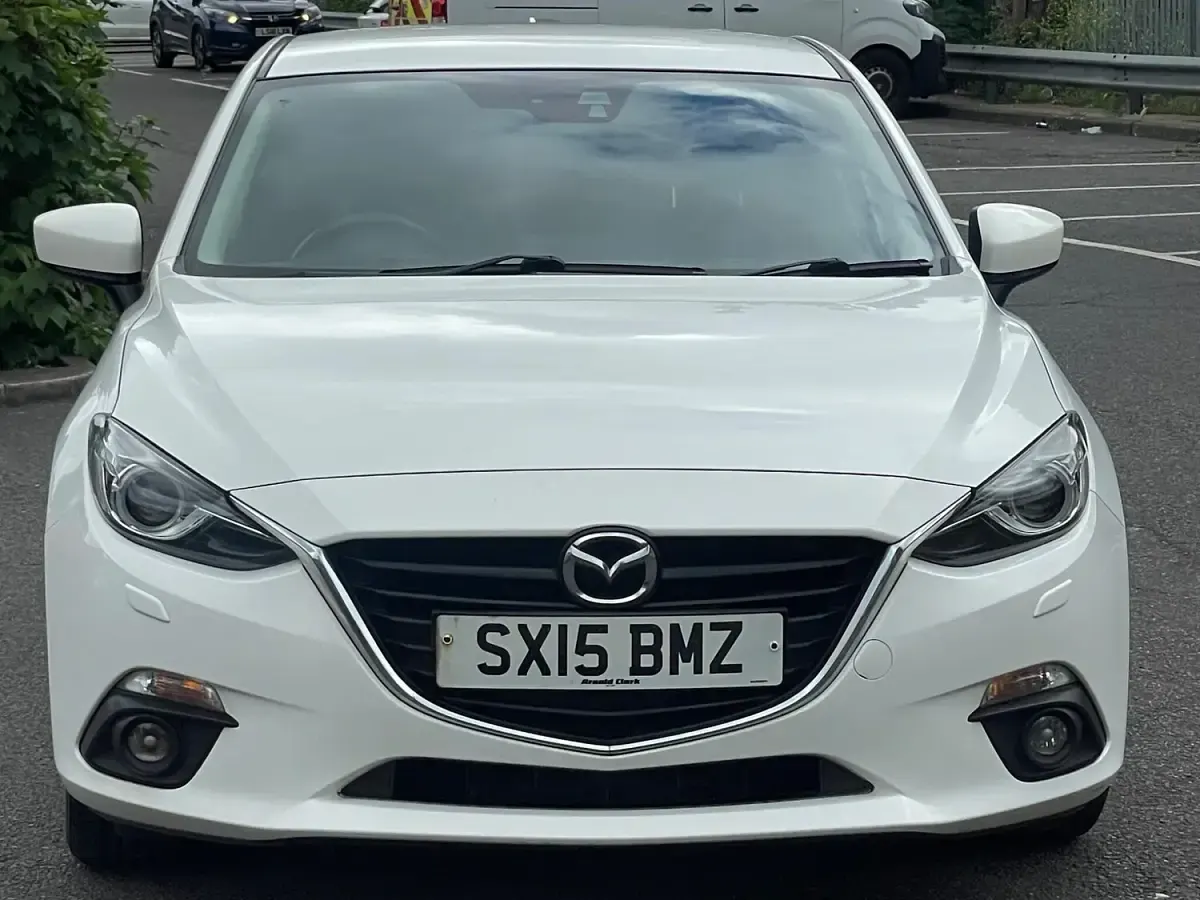 Used Mazda 3 165 HP (121 kW) 2015 White Hatchback