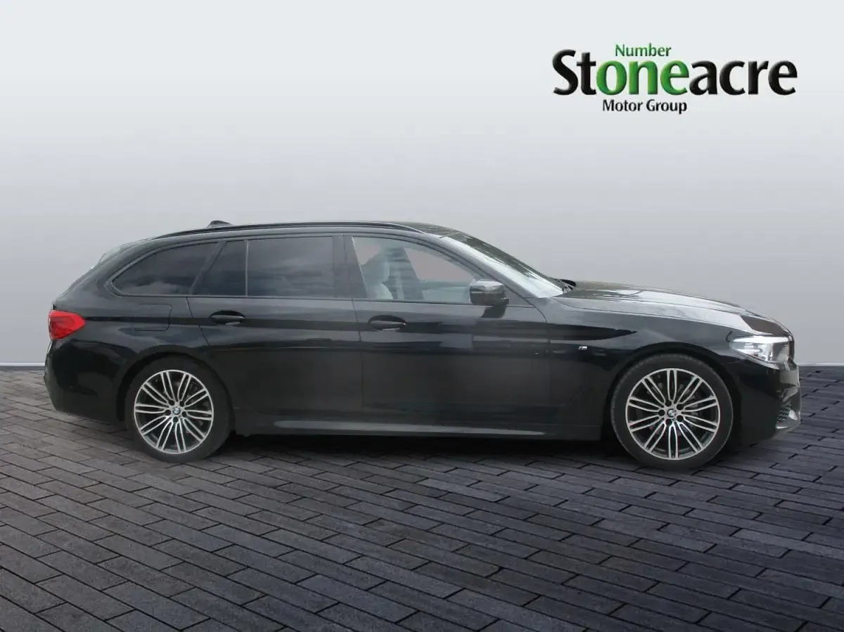 Used BMW 520 M Sport 190 HP (139 kW) 2020 Black Estate