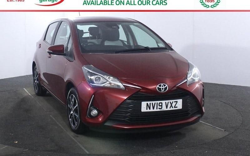 Used Toyota Yaris 111 HP (81 kW) 2019 Red Hatchback