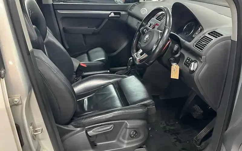 Used VW Touran SE 105 HP (77 kW) 2013 MPV
