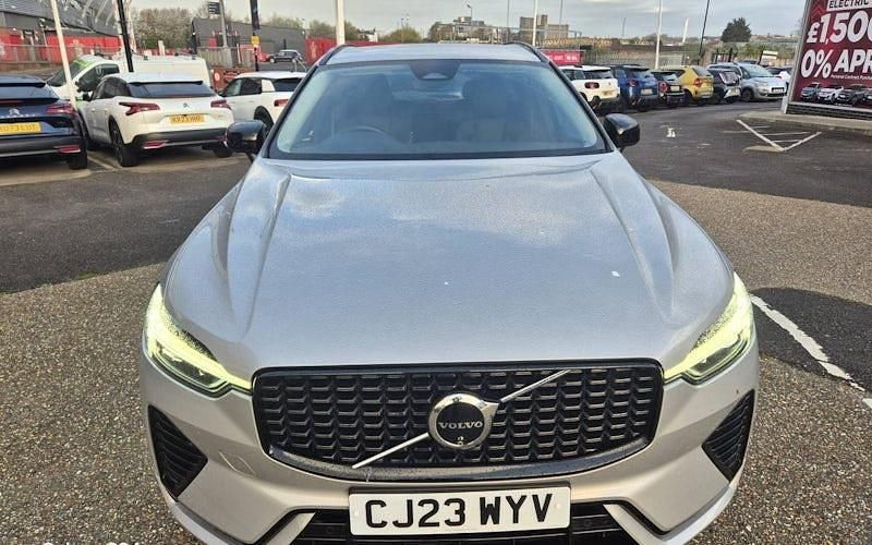 Usado Volvo XC60 Plus 197 HP (144 kW) 2023 Cinzento SUV