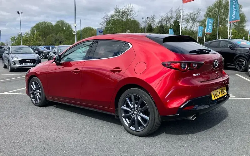 Usado Mazda 3 Takumi-Line 122 HP (89 kW) 2023 Vermelho Citadino