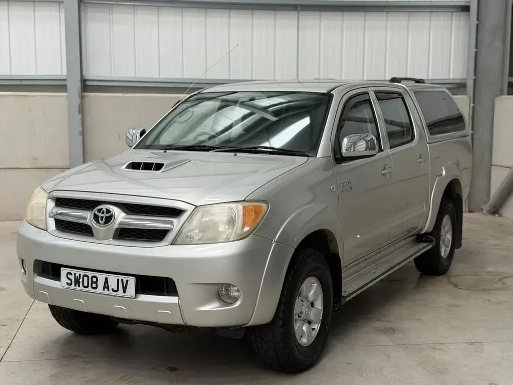 Used Toyota HiLux 171 HP (125 kW) 2008 Silver Pickup