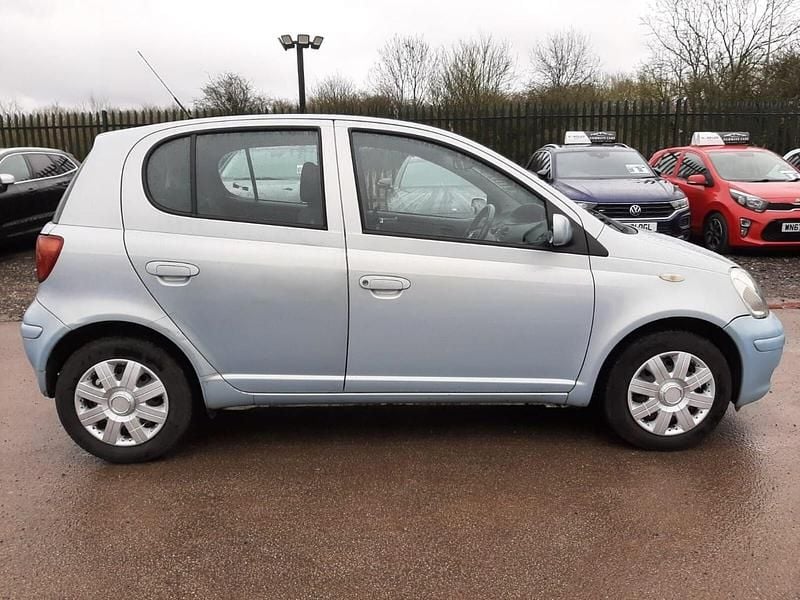 Used Toyota Yaris 2005 Blue Hatchback