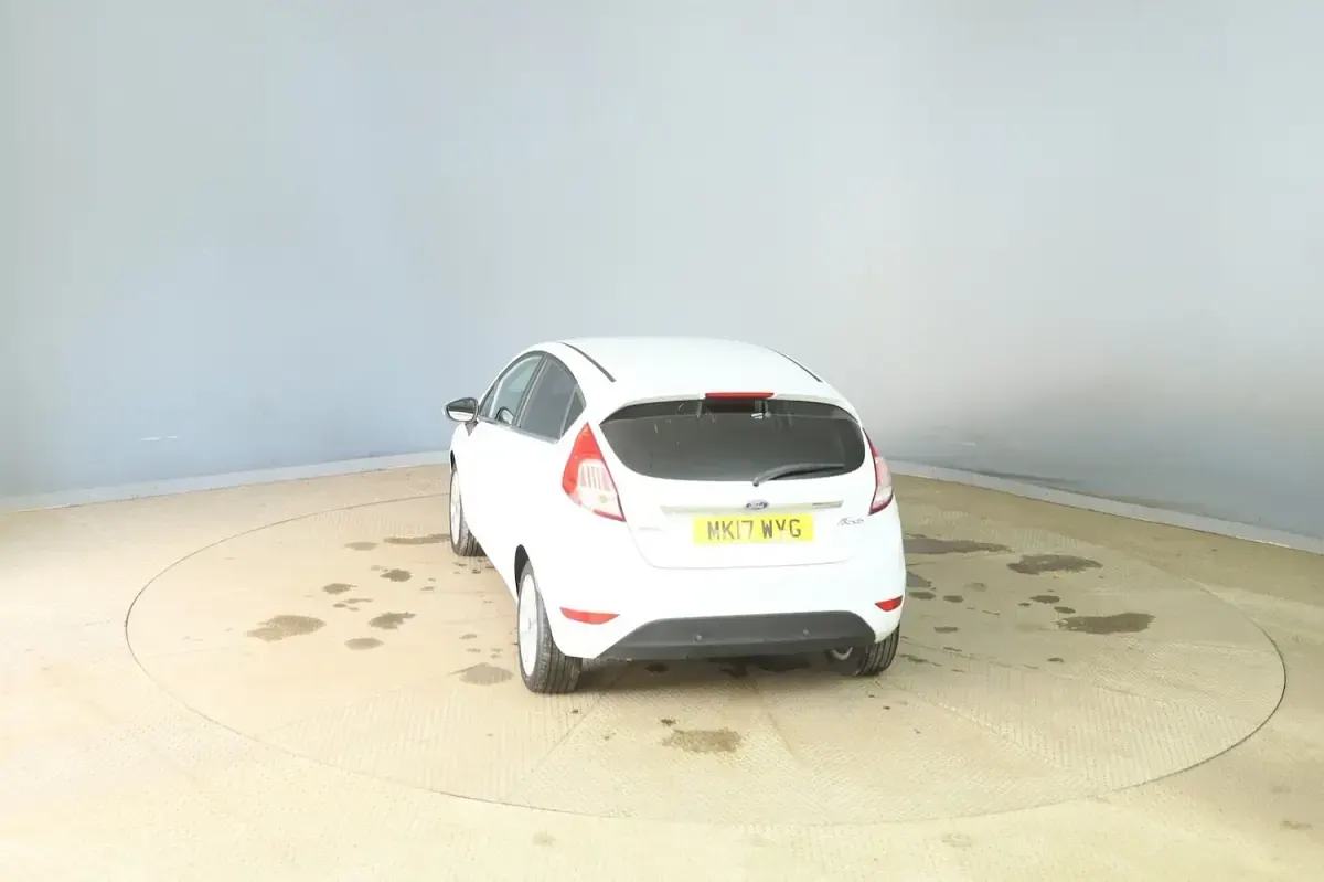 Used Ford Fiesta Titanium 125 HP (91 kW) 2017 White Hatchback