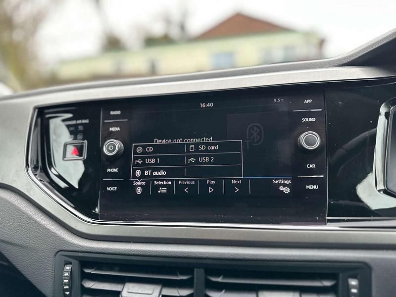 Used VW Polo SE 95 HP (69 kW) 2018 Orange Hatchback