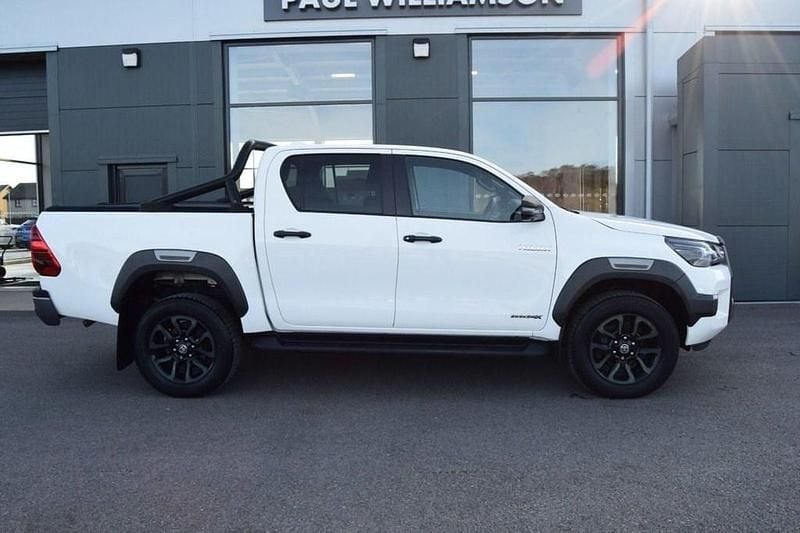 Used Toyota HiLux 204 HP (150 kW) 2023 White Pickup