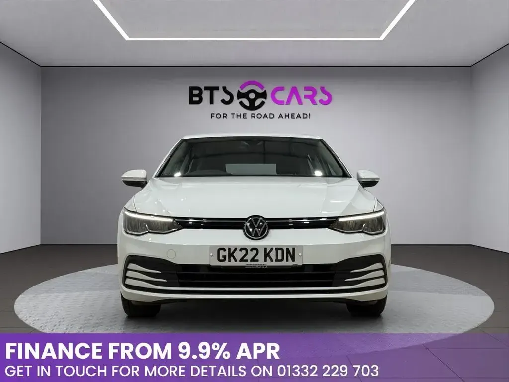 Used VW Golf VIII Life 110 HP (80 kW) 2022 White Hatchback