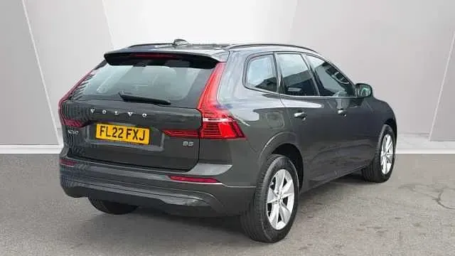 Used Volvo XC60 Momentum 247 HP (181 kW) 2022 SUV