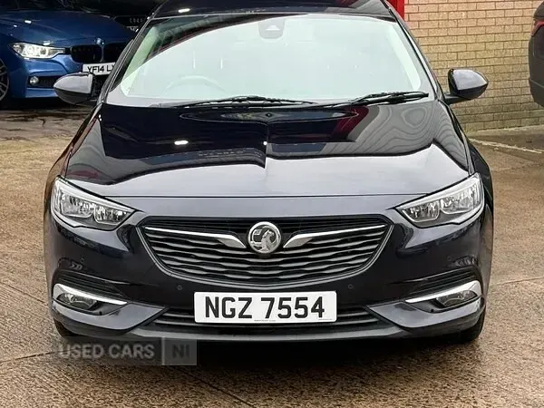 Used Vauxhall Insignia SRi 136 HP (100 kW) 2019 Blue Hatchback