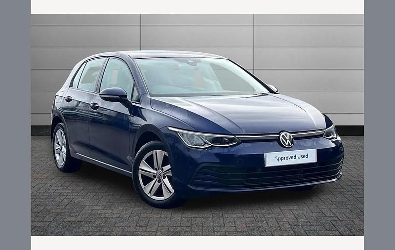 Used VW Golf VIII Life 150 HP (110 kW) 2022 Blue Hatchback