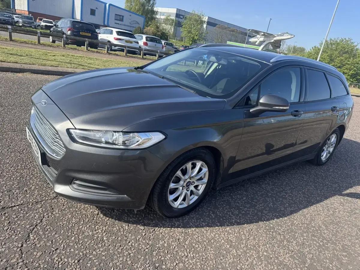 Usado Ford Mondeo Style 120 HP (88 kW) 2016 Cinzento Carrinha