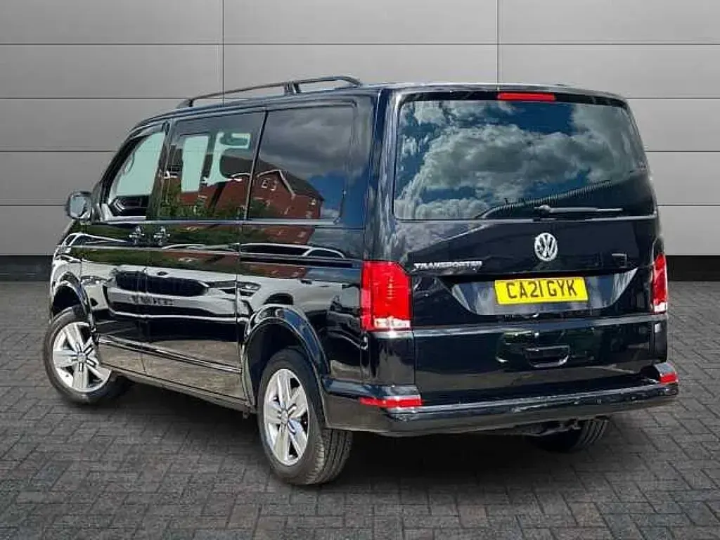 Usado VW Transporter Highline 150 CV (110 kW) 2021 Negro Van