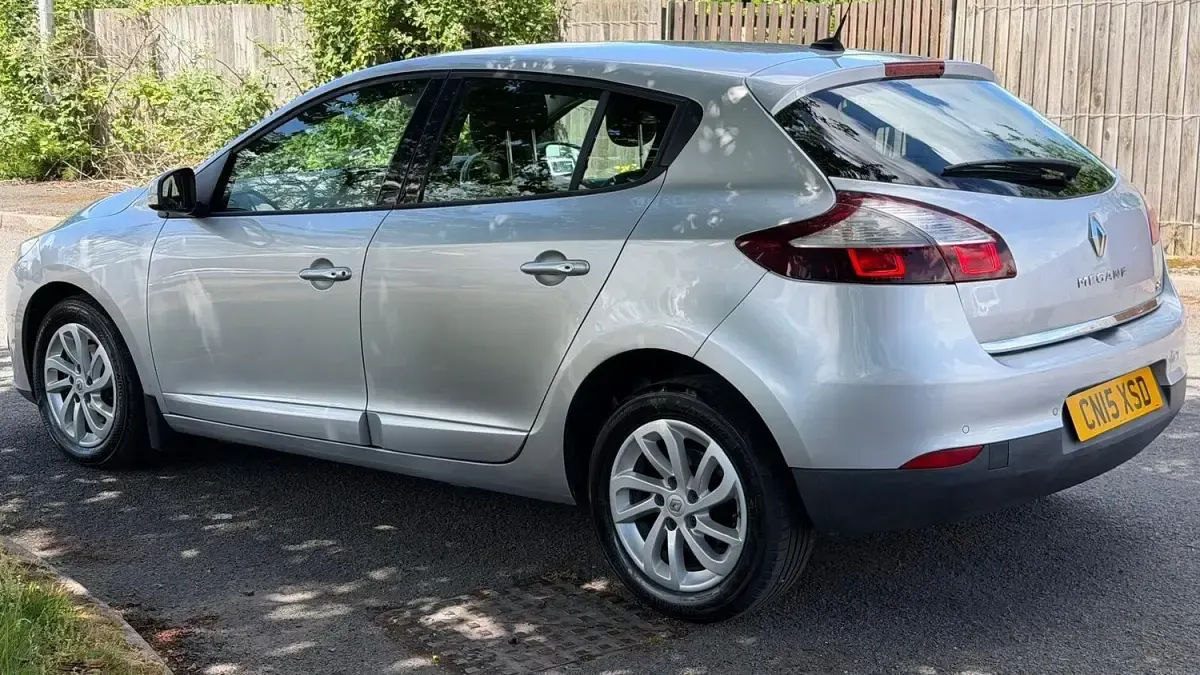 Used Renault Mégane Dynamique 2015 Silver Hatchback