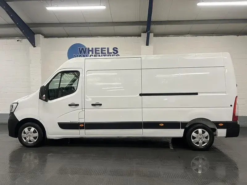 Used Renault Master Business 2023 White Van