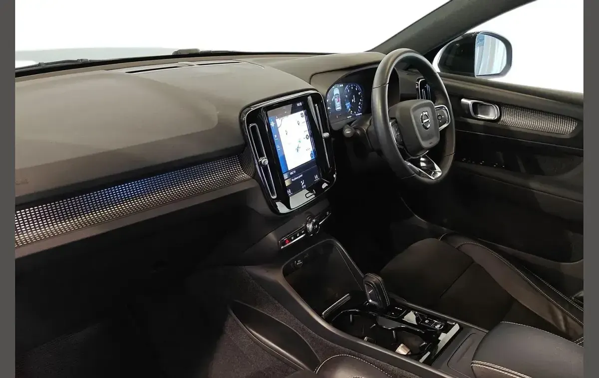 Used Volvo XC40 R-Design 161 HP (118 kW) 2022 Grey SUV