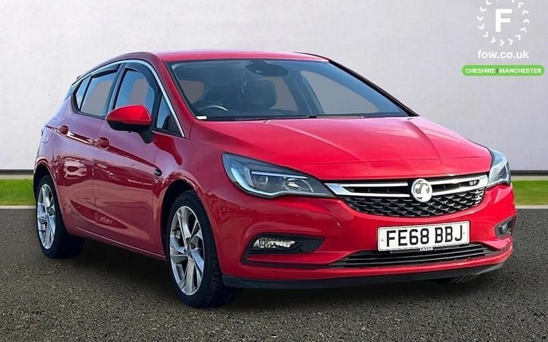 Used Vauxhall Astra drive 200 HP (147 kW) 2018 Red Hatchback