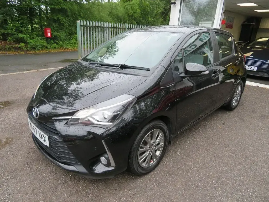 Used Toyota Yaris 111 HP (81 kW) 2018 Black Hatchback