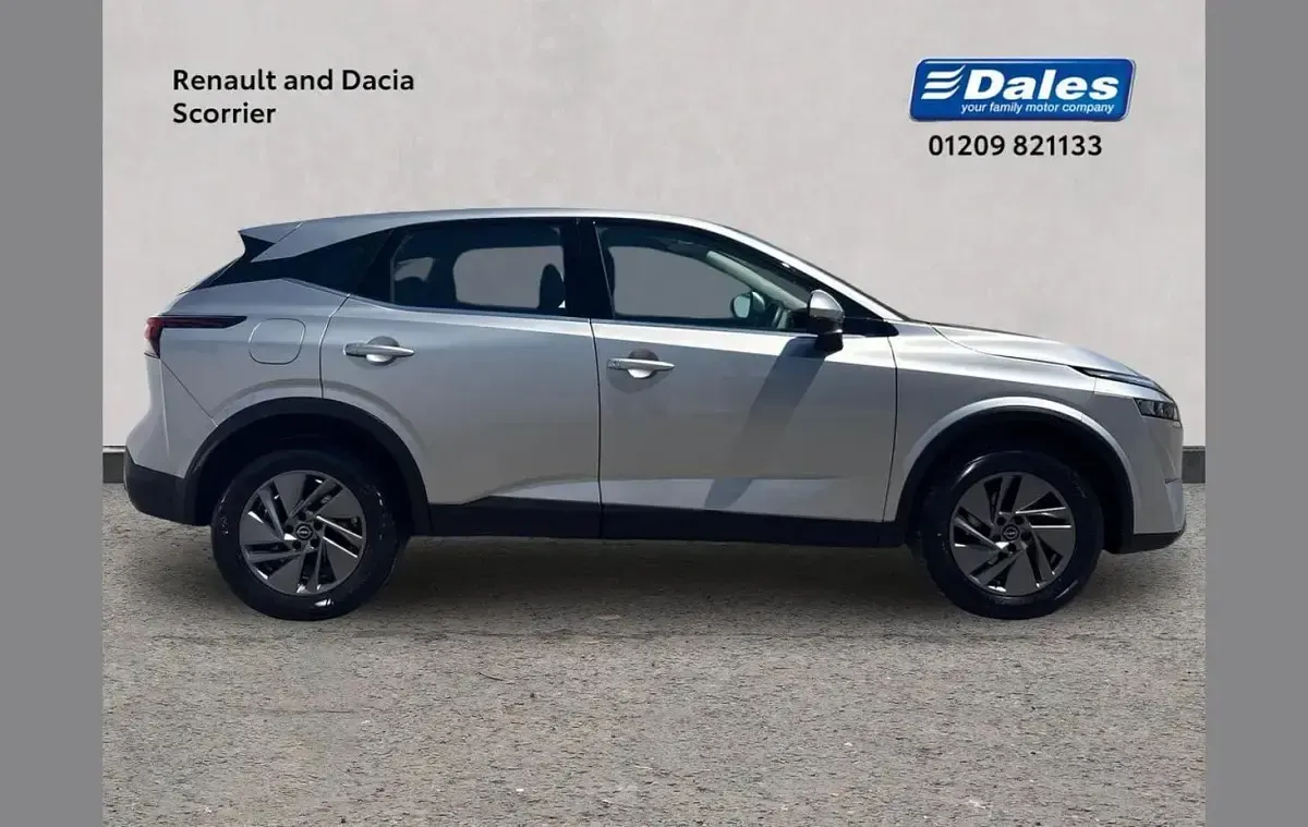 Used Nissan Qashqai Acenta Premium 155 HP (114 kW) 2023 Silver SUV