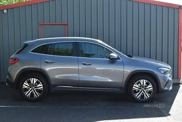 Used Mercedes GLA200 Executive 150 HP (110 kW) 2025 Grey SUV