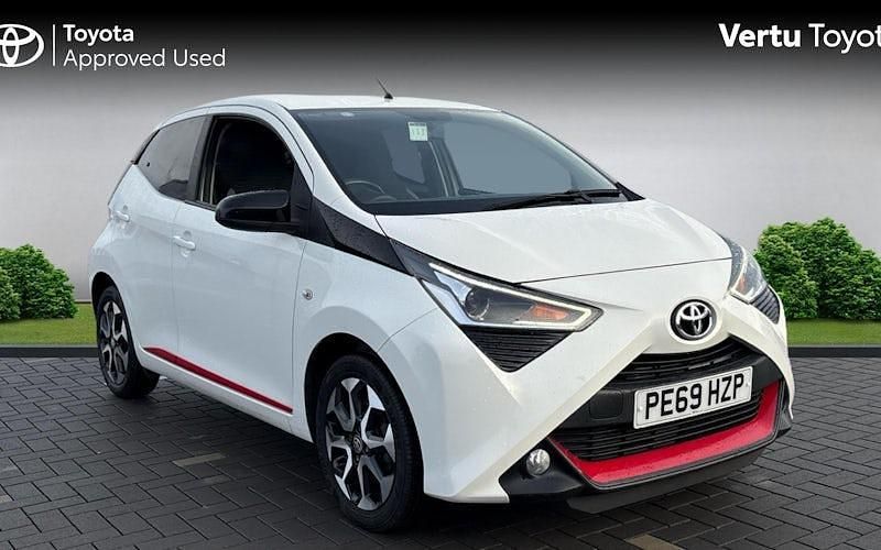 White Used 2019 Toyota Aygo Trend Hatchback | £9,455 (Fair price) - Image 1/4