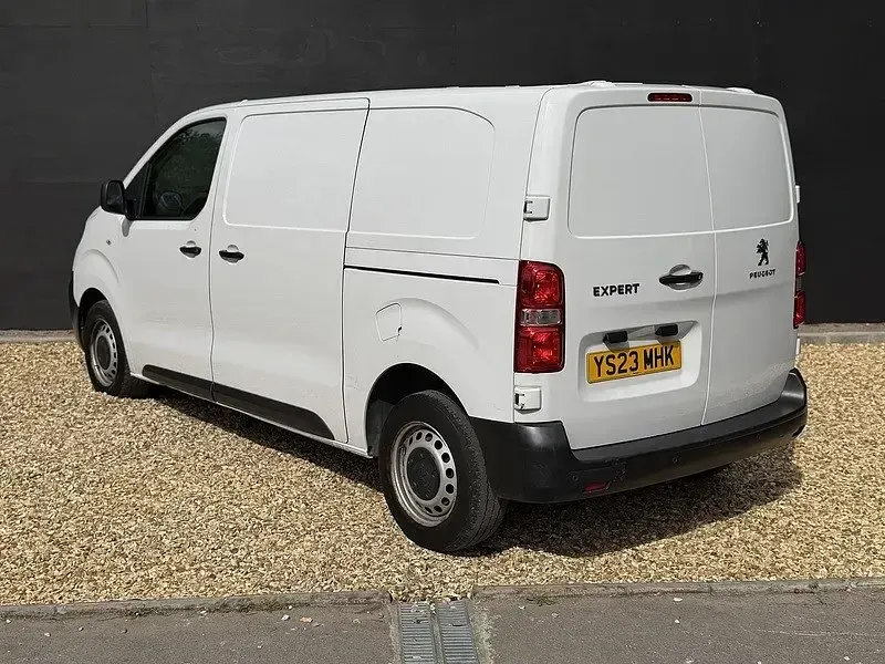 Second-hand Peugeot Expert Premium 2023 Alb Van