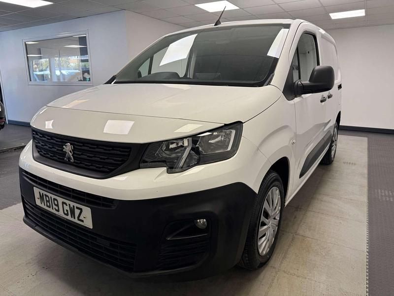 Used Peugeot Partner 2019 White MPV