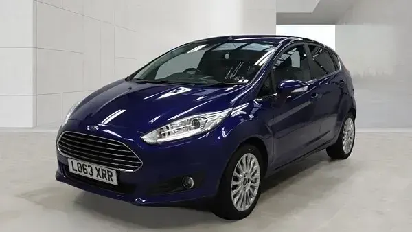 Used Ford Fiesta Titanium 120 HP (88 kW) 2014 Blue Hatchback