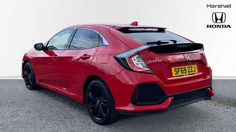 Used Honda Civic EX 127 HP (93 kW) 2019 Red Hatchback