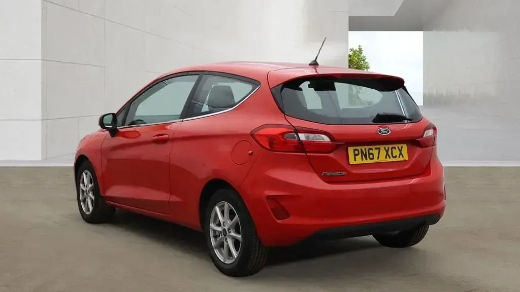 Używany Ford Fiesta Zetec 2017 Czerwony Hatchback