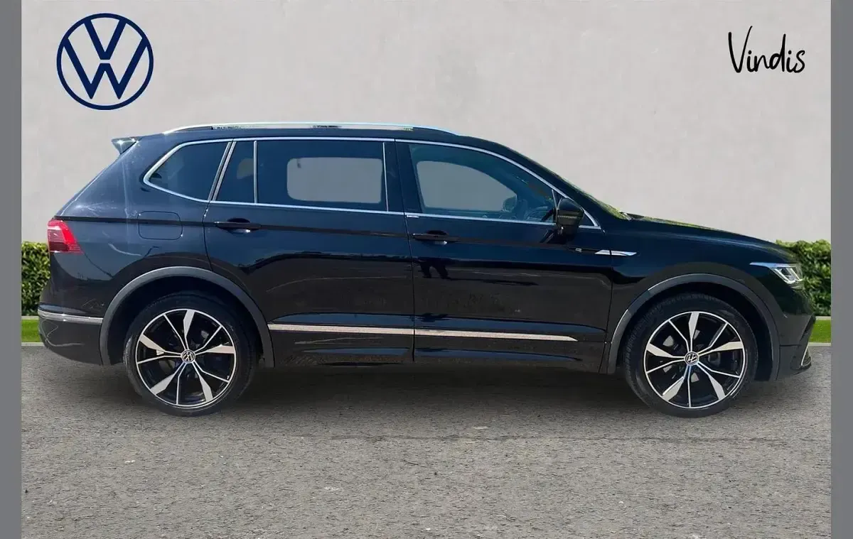 Used VW Tiguan Allspace R-line 150 HP (110 kW) 2022 Black SUV