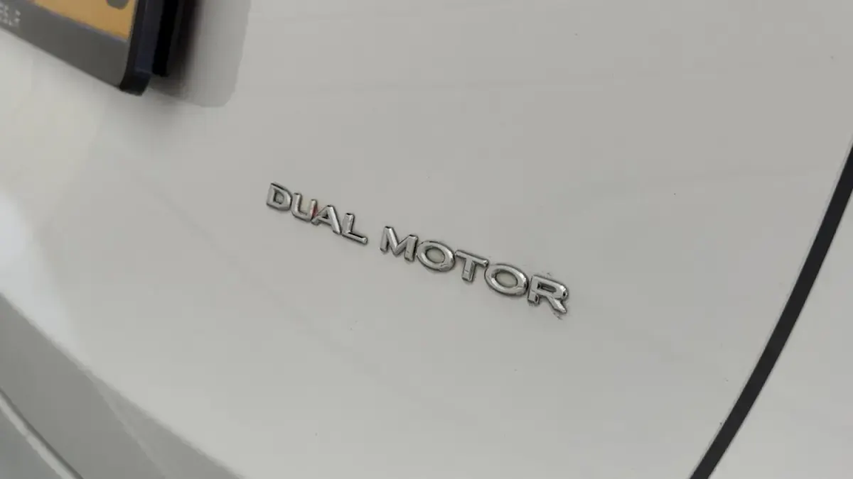 Used Tesla Model Y Long Range AWD 85 kW (116 HP) 2022 White SUV
