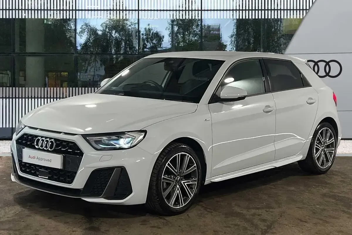 Używany Audi A1 S-Line 116 KM (85 kW) 2025 Biały SUV