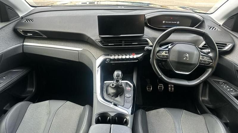 Second-hand Peugeot 3008 Allure+ 131 CP (96 kW) 2022 Negru SUV