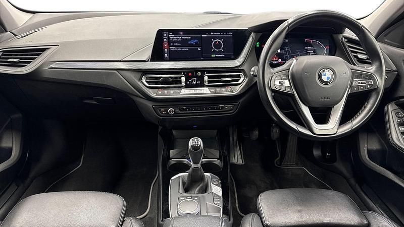 Used BMW 118 Sport Line 136 HP (100 kW) 2021 Blue Hatchback