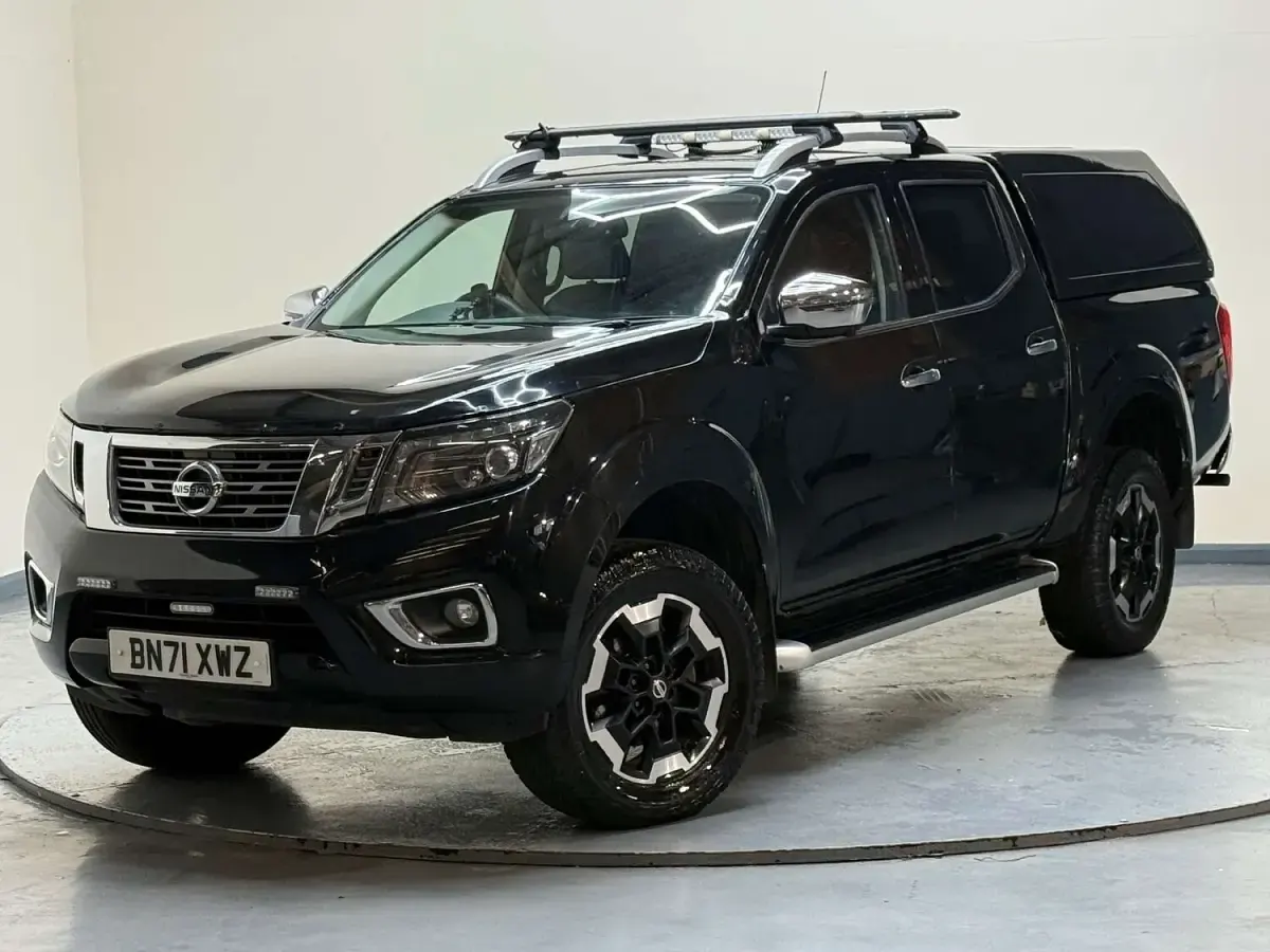Used Nissan Navara Tekna 190 HP (139 kW) 2021 Black Pickup