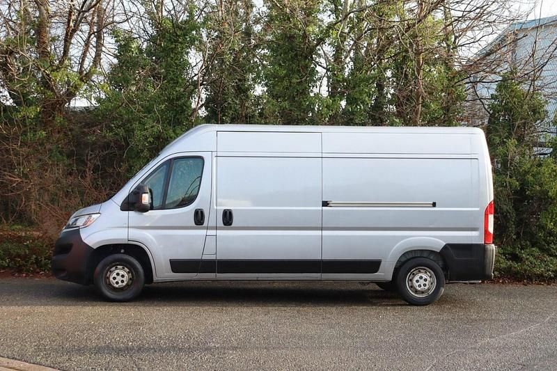 Used Citroën Relay 140 HP (102 kW) 2021 Grey Van